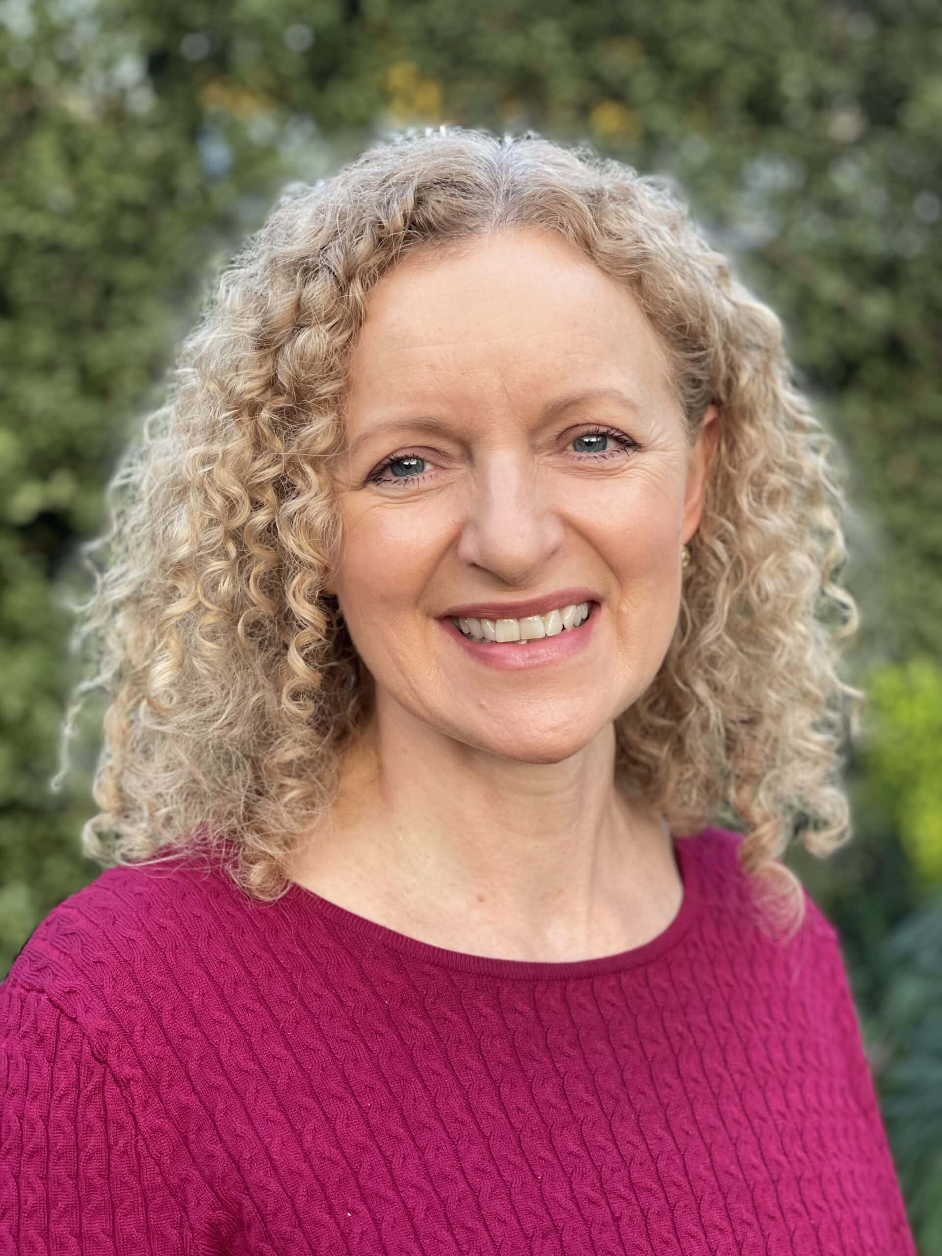 Dr Julie